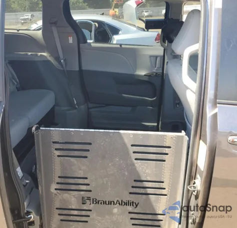 2020 Toyota Sienna Xle z USA, uszkodzony, nr VIN 5TDYZ3DC0LS072736